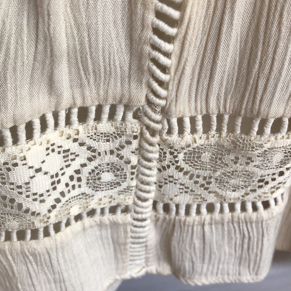 Gently worn Rue21 flowy top. Medium. Lace/crotchet design Ivory. - Picture 7 of 15